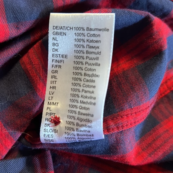 FC Bayern Munich Short Sleeve Woven Top Europe Exclusive - Picture 6 of 6